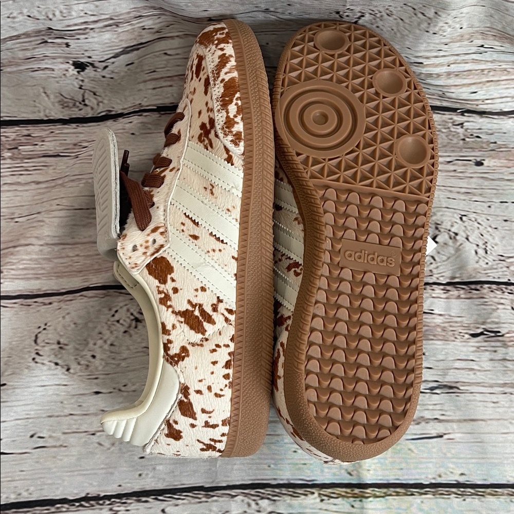 New Adidas Cream and Brown Pony Hair Cow Print Sneakers Women’s 7 UK 8.5 U.S.